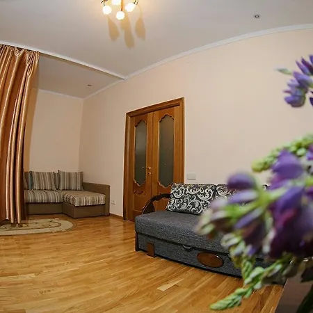 On Brativ Rohatyntsiv 3 *