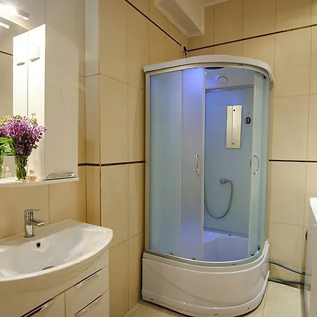 On Brativ Rohatyntsiv 3