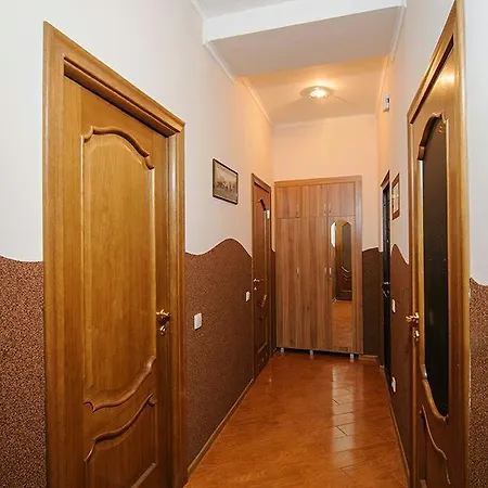 On Brativ Rohatyntsiv 3 Apartament *
